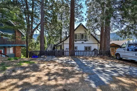 Exterior - 24833 Matterhorn Ct, Crestline, CA 92325 photo 1 of 9