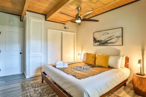 Bedroom - 24833 Matterhorn Ct, Crestline, CA 92325 photo 5 of 9