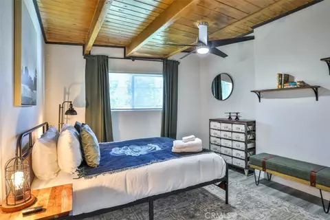 Bedroom - 24833 Matterhorn Ct, Crestline, CA 92325 photo 7 of 9