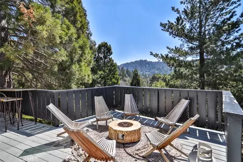 Exterior - 24833 Matterhorn Ct, Crestline, CA 92325 photo 7 of 9