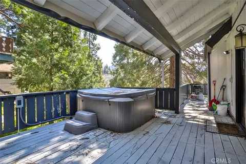 Exterior - 24833 Matterhorn Ct, Crestline, CA 92325 photo 5 of 9