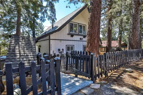 Exterior - 24833 Matterhorn Ct, Crestline, CA 92325 photo 6 of 9
