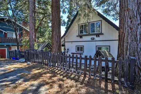 Exterior - 24833 Matterhorn Ct, Crestline, CA 92325 photo 2 of 9