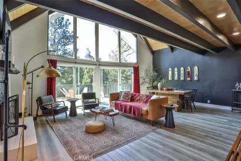 Living - 24833 Matterhorn Ct, Crestline, CA 92325 photo 3 of 5