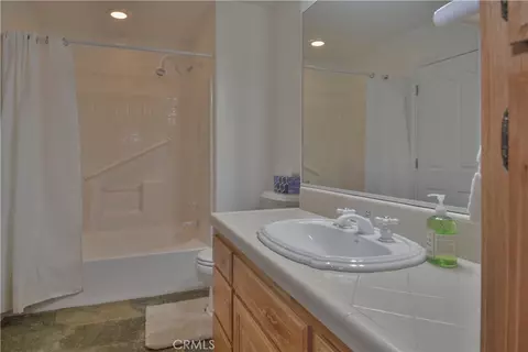 Bath - 145 Birchwood, Lake Arrowhead, CA 92352 photo 5 of 5