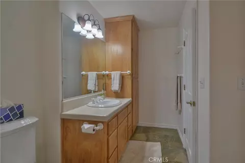 Bath - 145 Birchwood, Lake Arrowhead, CA 92352 photo 4 of 5