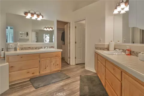 Bath - 145 Birchwood, Lake Arrowhead, CA 92352 photo 3 of 5