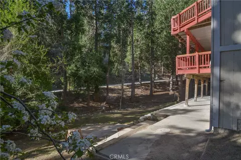 Exterior - 145 Birchwood, Lake Arrowhead, CA 92352 photo 6 of 11