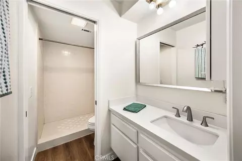 Bath - 1371 Orchard Cir, Upland, CA 91786 photo 2 of 5