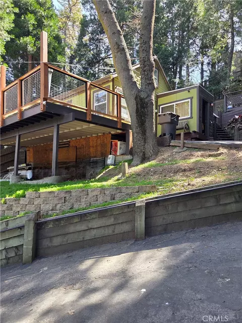 23553 Lake Dr, Crestline, CA 92325