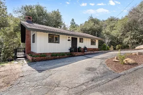 Exterior - 24873 Edelweiss, Crestline, CA 92325 photo 2 of 6