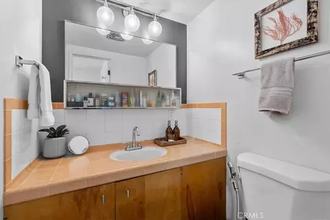 Bath - 24873 Edelweiss, Crestline, CA 92325 photo 1 of 4