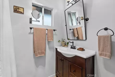 Bath - 24873 Edelweiss, Crestline, CA 92325 photo 2 of 4
