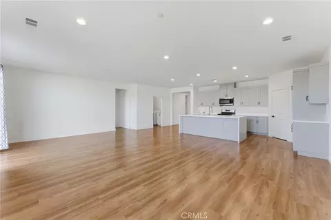 Living - 10710 Brookfield Dr, Riverside, CA 92505 photo 2 of 4