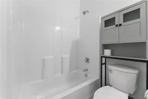 Bath - 10710 Brookfield Dr, Riverside, CA 92505 photo 4 of 4