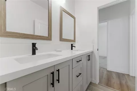 Bath - 10710 Brookfield Dr, Riverside, CA 92505 photo 3 of 4