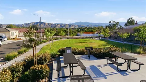 View/Area - 10710 Brookfield Dr, Riverside, CA 92505 photo 6 of 7