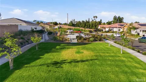 View/Area - 10710 Brookfield Dr, Riverside, CA 92505 photo 7 of 7