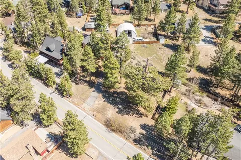 351 Edgemoor, Big Bear Lake, CA 92315 photo 6