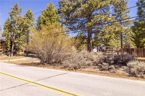351 Edgemoor, Big Bear Lake, CA 92315 photo 2