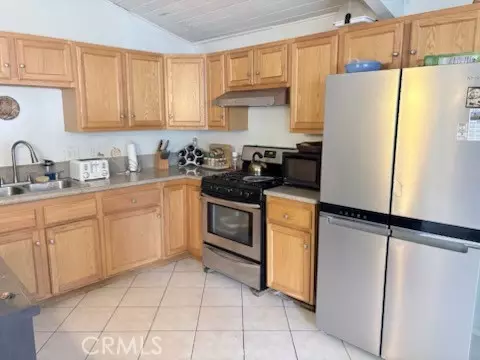 Kitchen - 11930 Bromont, Pacoima, CA 91331 photo 1 of 1