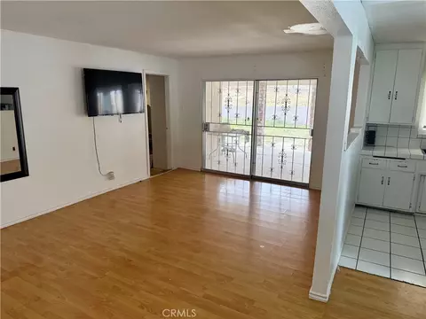 Living - 650 Patricia Ave, Barstow, CA 92311 photo 1 of 2