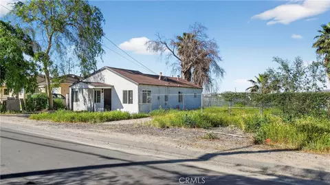 Exterior - 475 Transit Ave, Riverside, CA 92507 photo 2 of 7