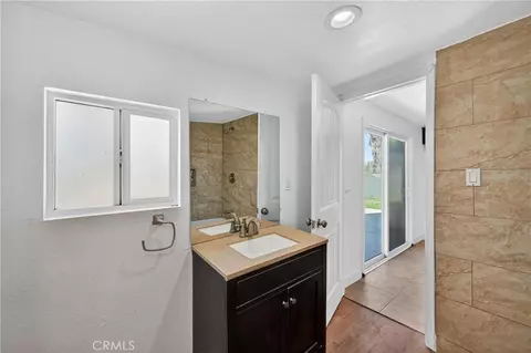 Bath - 475 Transit Ave, Riverside, CA 92507 photo 2 of 2