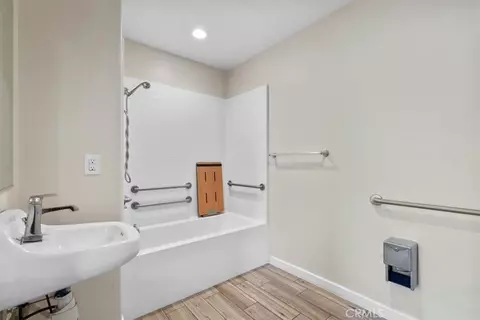Bath - 726 Central Ave, Upland, CA 91786 photo 1 of 4