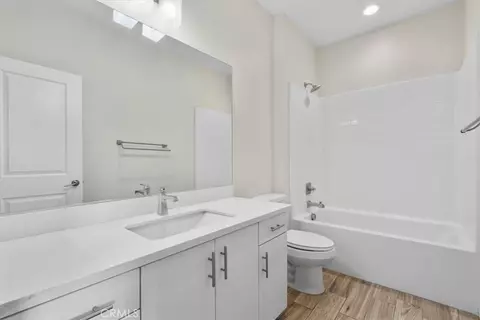 Bath - 726 Central Ave, Upland, CA 91786 photo 2 of 4