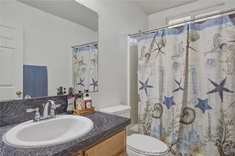 Bath - 2908 Prospect, Riverside, CA 92507 photo 1 of 2
