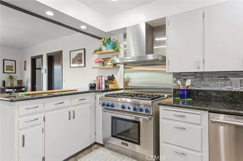 Kitchen - 80 Sequoia Dr, Pasadena, CA 91105 photo 2 of 3