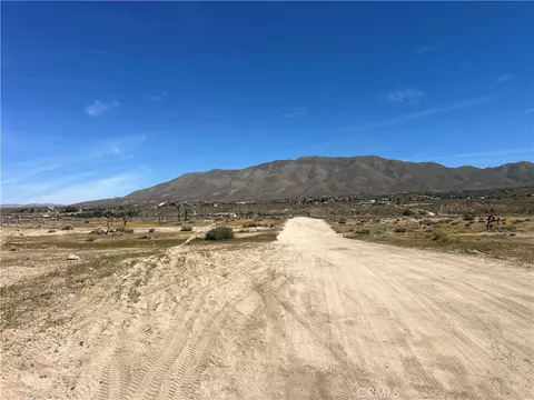 7805 Deep Crk, Apple Valley, CA 92308