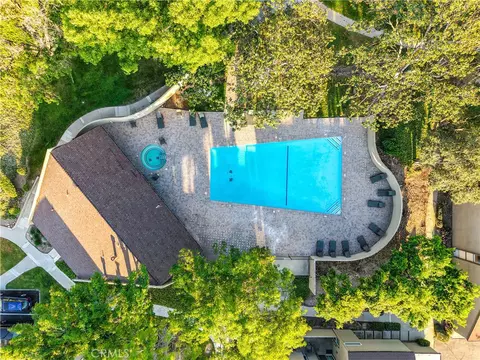 672 Greendale Ln, Pomona, CA 91767