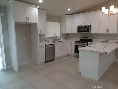 Kitchen - 12744 Running Deer, Apple Valley, CA 92308 photo 1 of 7