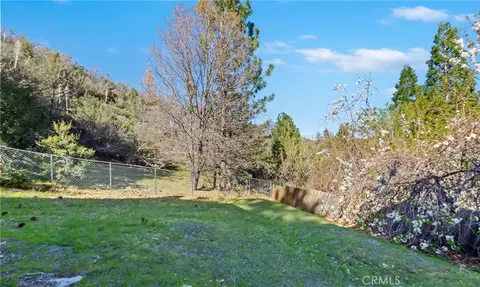 Exterior - 26633 Timberline Dr, Wrightwood, CA 92397 photo 10 of 10