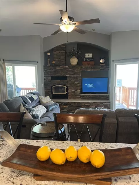 Living - 26633 Timberline Dr, Wrightwood, CA 92397 photo 2 of 5