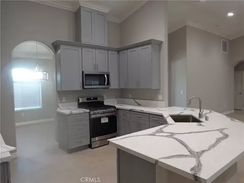 Kitchen - 18255 Winnetka, Apple Valley, CA 92307 photo 3 of 5
