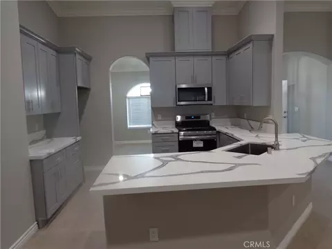 Kitchen - 18255 Winnetka, Apple Valley, CA 92307 photo 2 of 5