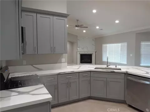 Kitchen - 18255 Winnetka, Apple Valley, CA 92307 photo 4 of 5