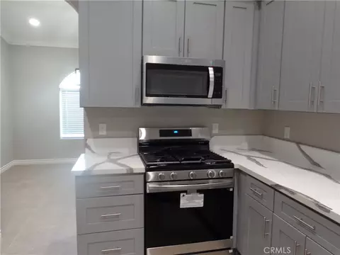 Kitchen - 18255 Winnetka, Apple Valley, CA 92307 photo 5 of 5