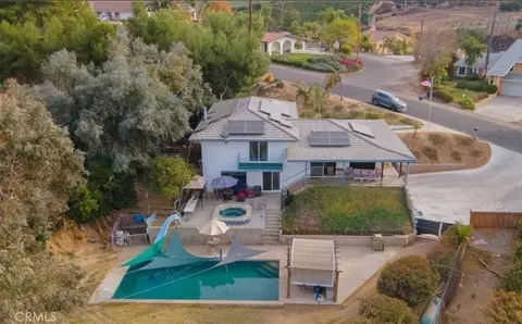 44702 Adobe Dr, Hemet, CA 92544
