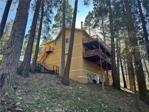 Exterior - 21564 Jobs Peak, Cedarpines Park, CA 92322 photo 4 of 9