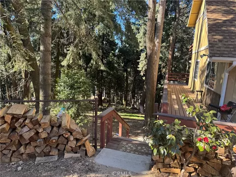 Exterior - 21564 Jobs Peak, Cedarpines Park, CA 92322 photo 8 of 9