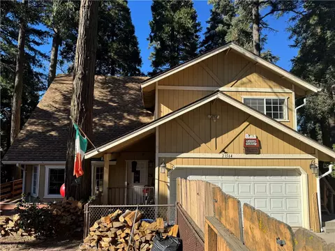 Exterior - 21564 Jobs Peak, Cedarpines Park, CA 92322 photo 1 of 9