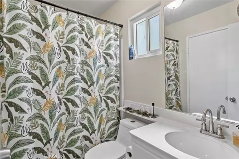 Bath - 37940 42nd E, Palmdale, CA 93552 photo 1 of 2
