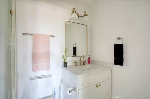 Bath - 1635 Carmel Cir W, Upland, CA 91784 photo 1 of 2