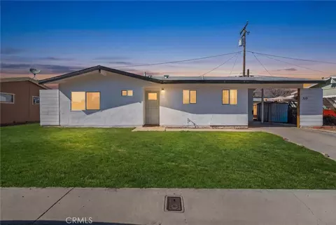 319 Oakhurst Dr, San Jacinto, CA 92583