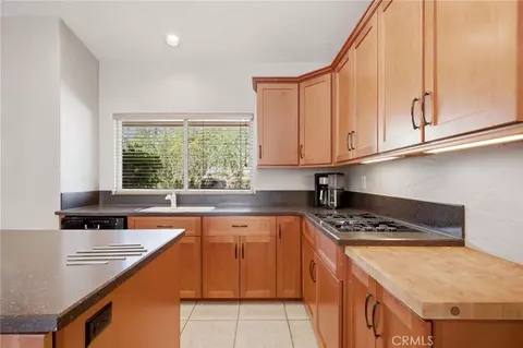 Kitchen - 42550 Lima Hall Rd, Bermuda Dunes, CA 92203 photo 4 of 4