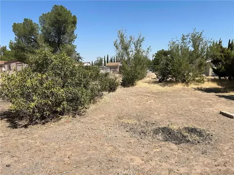 Exterior - 9922 Victor Ave, Hesperia, CA 92345 photo 6 of 7
